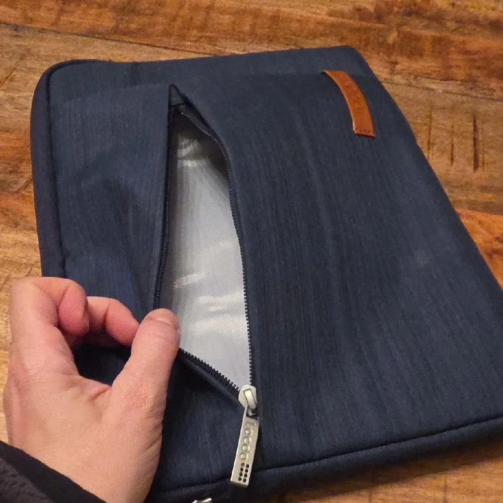 Like New! Macbook Pro Case Navy Blue Laptop Sleeve by Lacdo